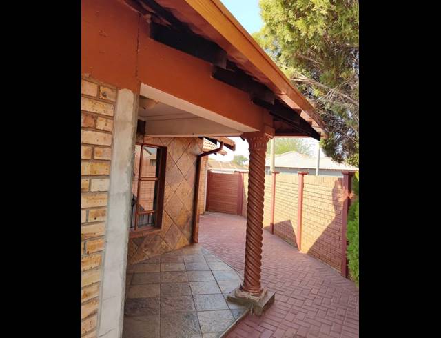 3 BEDROOM HOUSE FOR SALE IN GEELHOUTPARK